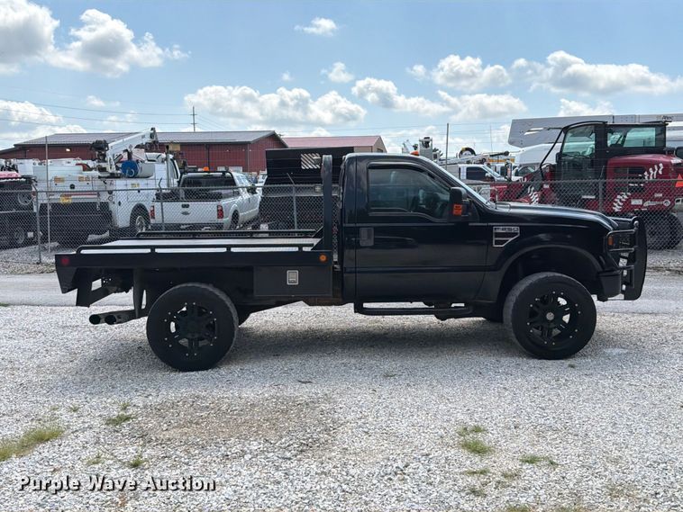 image for item FT6199 2008 Ford F250 Super Duty flatbed pickup truck