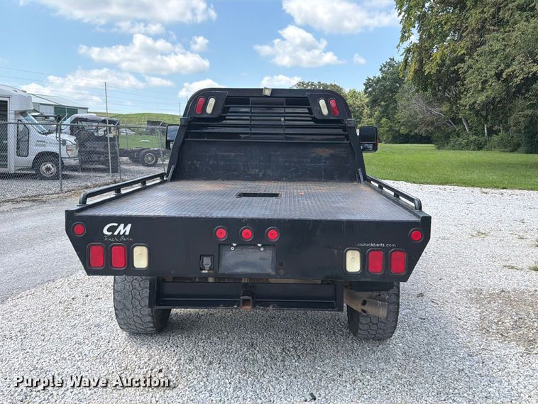 image for item FT6199 2008 Ford F250 Super Duty flatbed pickup truck