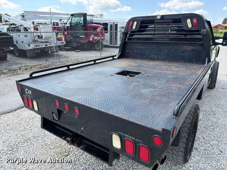 image for item FT6199 2008 Ford F250 Super Duty flatbed pickup truck