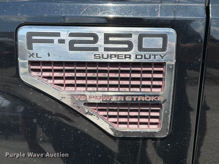image for item FT6199 2008 Ford F250 Super Duty flatbed pickup truck