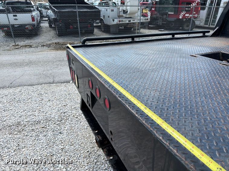 image for item FT6199 2008 Ford F250 Super Duty flatbed pickup truck
