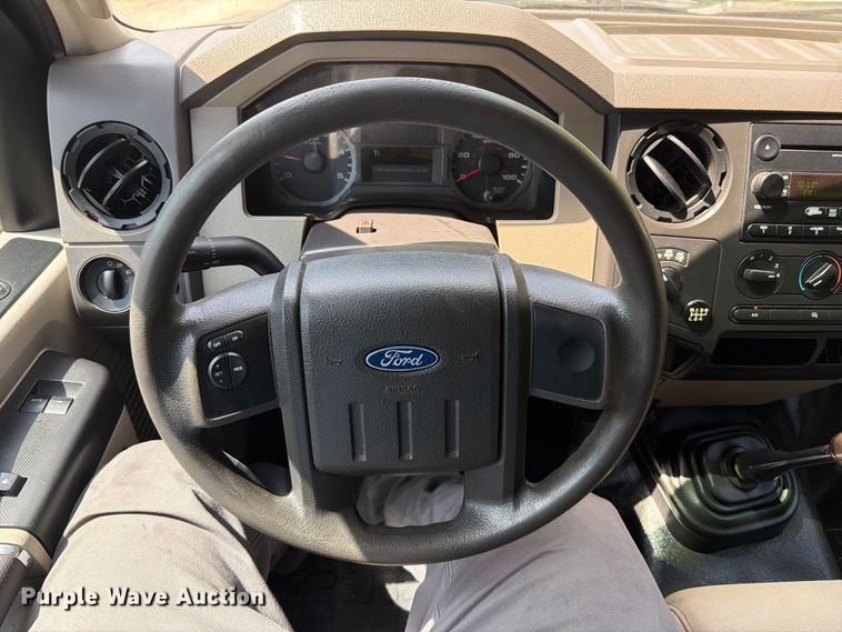 image for item FT6199 2008 Ford F250 Super Duty flatbed pickup truck