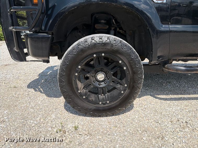 image for item FT6199 2008 Ford F250 Super Duty flatbed pickup truck