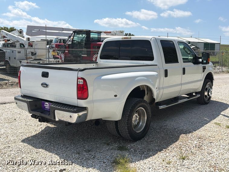 image for item FT6200 2008 Ford F350 Super Duty Crew Cab pickup truck