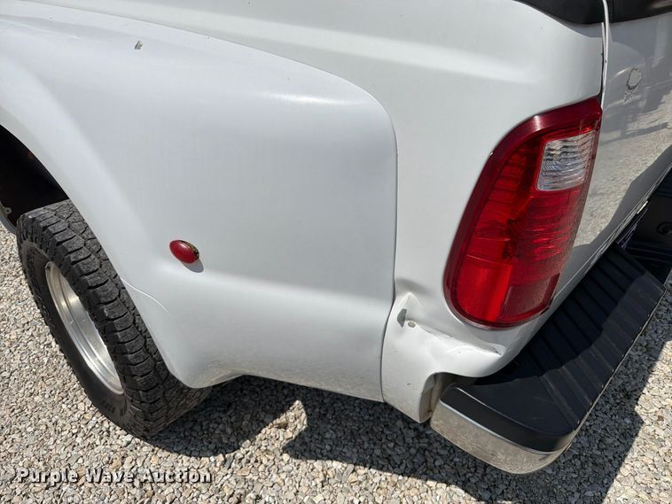 image for item FT6200 2008 Ford F350 Super Duty Crew Cab pickup truck