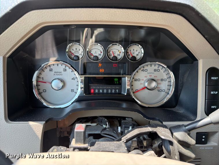 image for item FT6200 2008 Ford F350 Super Duty Crew Cab pickup truck