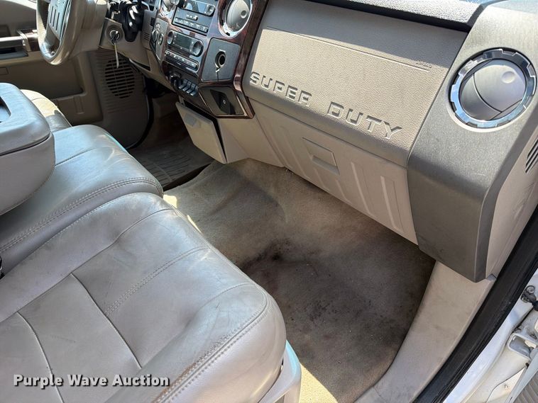 image for item FT6200 2008 Ford F350 Super Duty Crew Cab pickup truck
