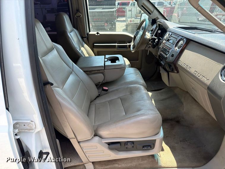 image for item FT6200 2008 Ford F350 Super Duty Crew Cab pickup truck