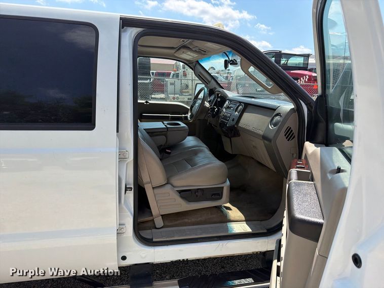 image for item FT6200 2008 Ford F350 Super Duty Crew Cab pickup truck