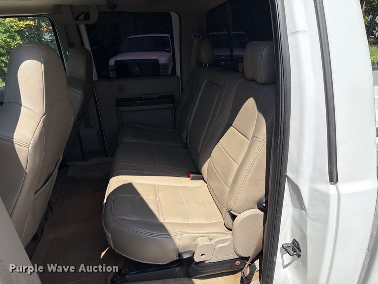 image for item FT6200 2008 Ford F350 Super Duty Crew Cab pickup truck