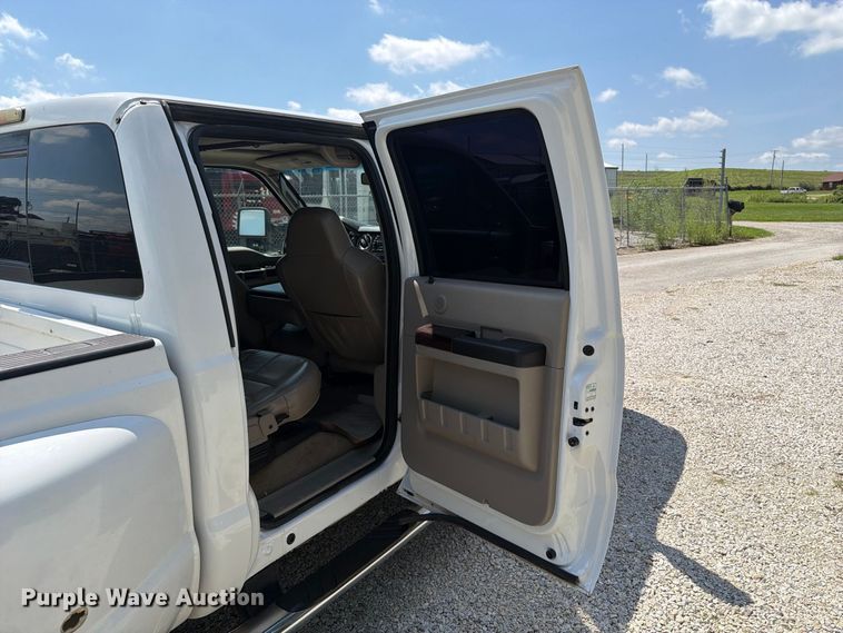 image for item FT6200 2008 Ford F350 Super Duty Crew Cab pickup truck