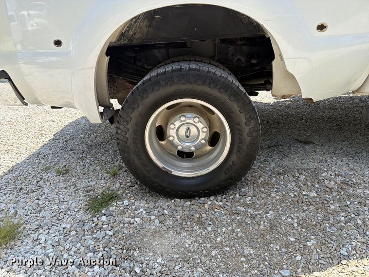 image for item FT6200 2008 Ford F350 Super Duty Crew Cab pickup truck