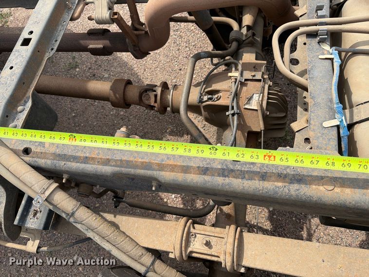 image for item FT6693 2013 Ford F350 Super Duty Crew Cab pickup truck cab and chassis