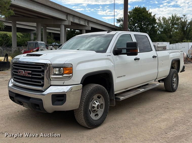 2017 GMC Sierra 2500HD Crew Cab pickup truck