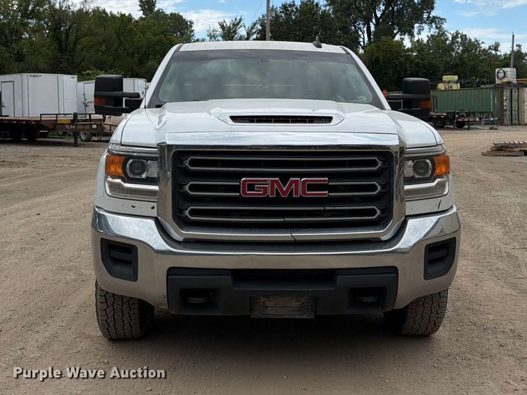 image for item FU4583 2017 GMC Sierra 2500HD Crew Cab pickup truck