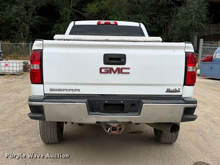 image for item FU4583 2017 GMC Sierra 2500HD Crew Cab pickup truck