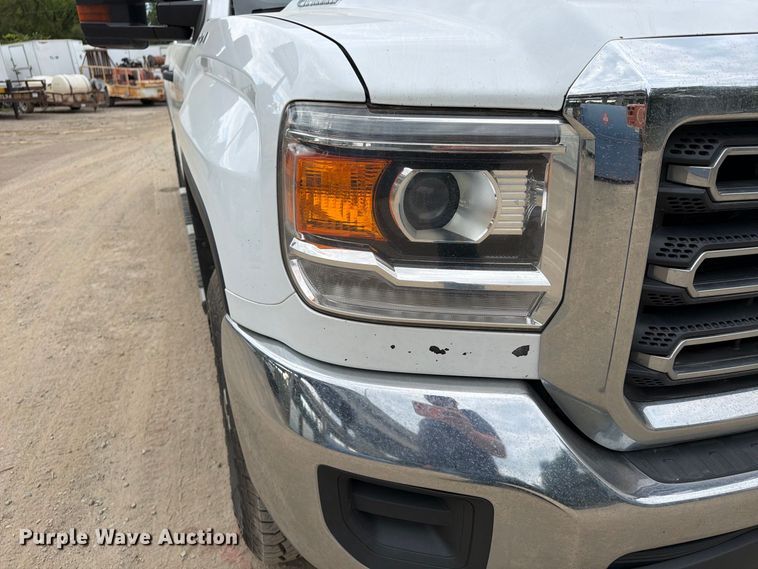 image for item FU4583 2017 GMC Sierra 2500HD Crew Cab pickup truck