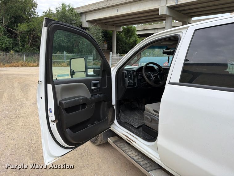 image for item FU4583 2017 GMC Sierra 2500HD Crew Cab pickup truck
