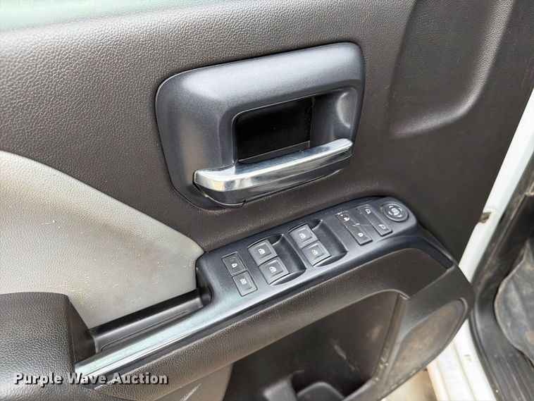image for item FU4583 2017 GMC Sierra 2500HD Crew Cab pickup truck