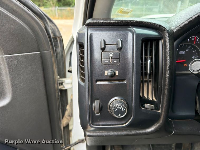 image for item FU4583 2017 GMC Sierra 2500HD Crew Cab pickup truck