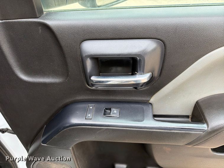 image for item FU4583 2017 GMC Sierra 2500HD Crew Cab pickup truck
