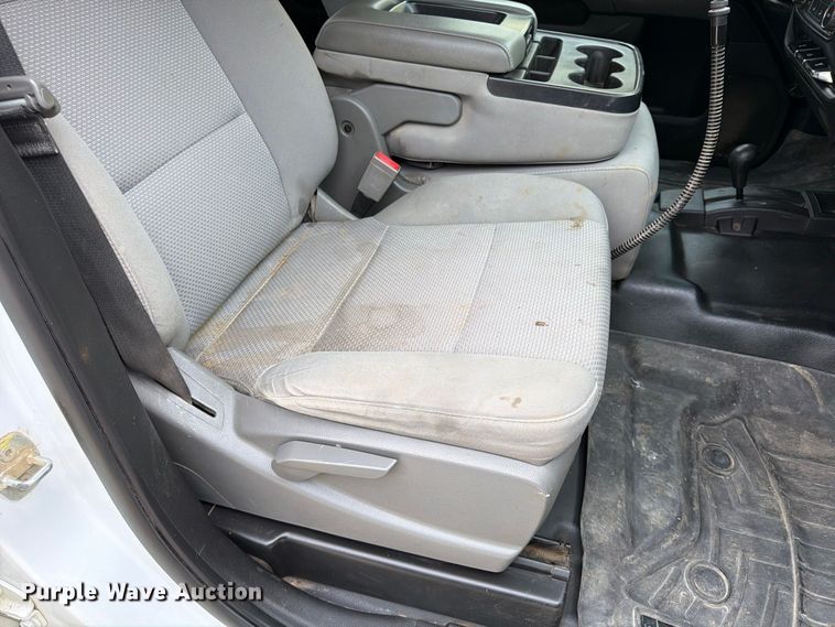 image for item FU4583 2017 GMC Sierra 2500HD Crew Cab pickup truck