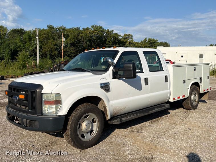 2008 Ford F350 Super Duty Crew Cab utility bed pickup truck