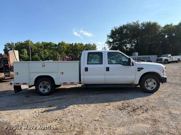image for item FU4589 2008 Ford F350 Super Duty Crew Cab utility bed pickup truck
