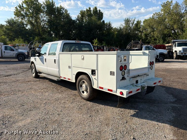 image for item FU4589 2008 Ford F350 Super Duty Crew Cab utility bed pickup truck