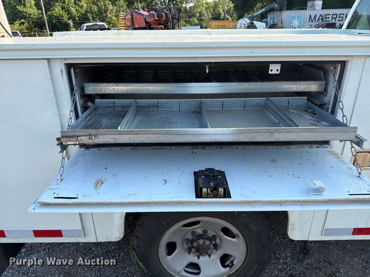 image for item FU4589 2008 Ford F350 Super Duty Crew Cab utility bed pickup truck