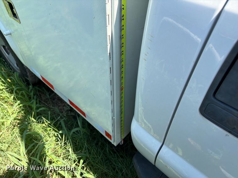 image for item FU4589 2008 Ford F350 Super Duty Crew Cab utility bed pickup truck