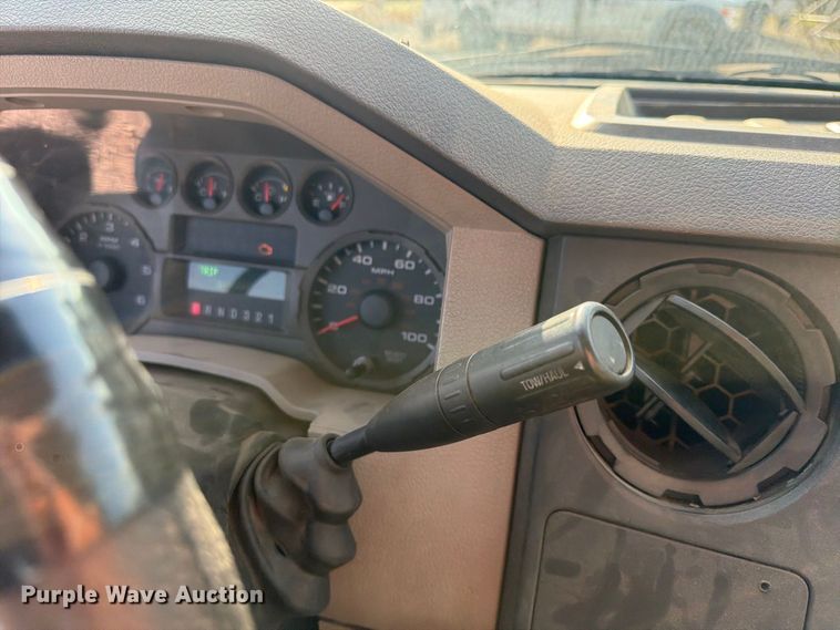 image for item FU4589 2008 Ford F350 Super Duty Crew Cab utility bed pickup truck
