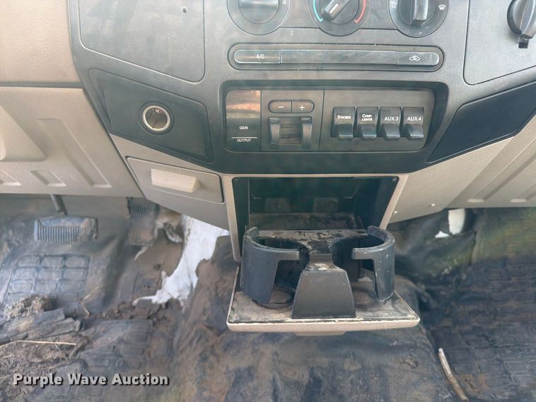 image for item FU4589 2008 Ford F350 Super Duty Crew Cab utility bed pickup truck