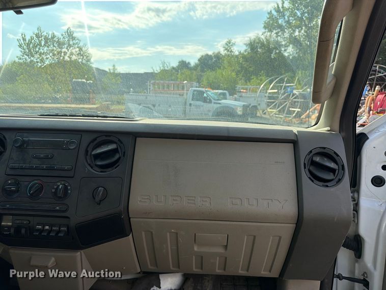 image for item FU4589 2008 Ford F350 Super Duty Crew Cab utility bed pickup truck