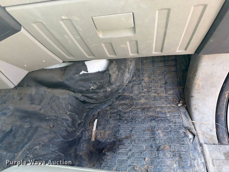 image for item FU4589 2008 Ford F350 Super Duty Crew Cab utility bed pickup truck