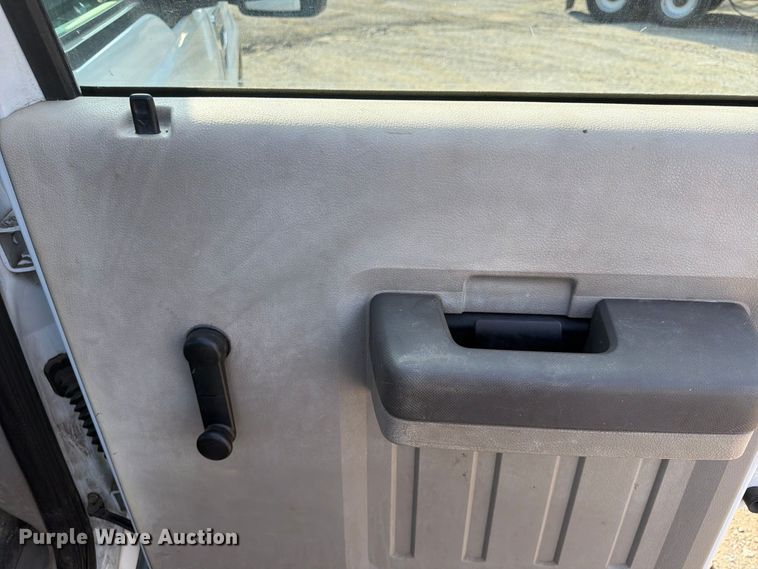 image for item FU4589 2008 Ford F350 Super Duty Crew Cab utility bed pickup truck