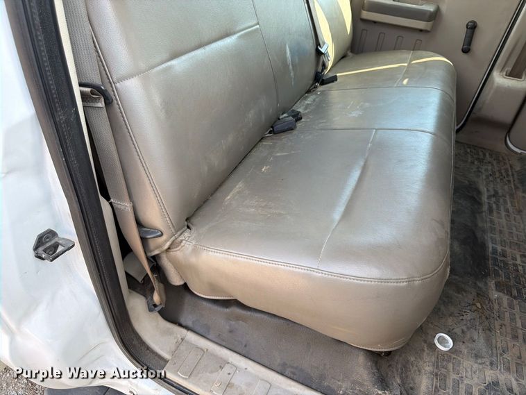 image for item FU4589 2008 Ford F350 Super Duty Crew Cab utility bed pickup truck