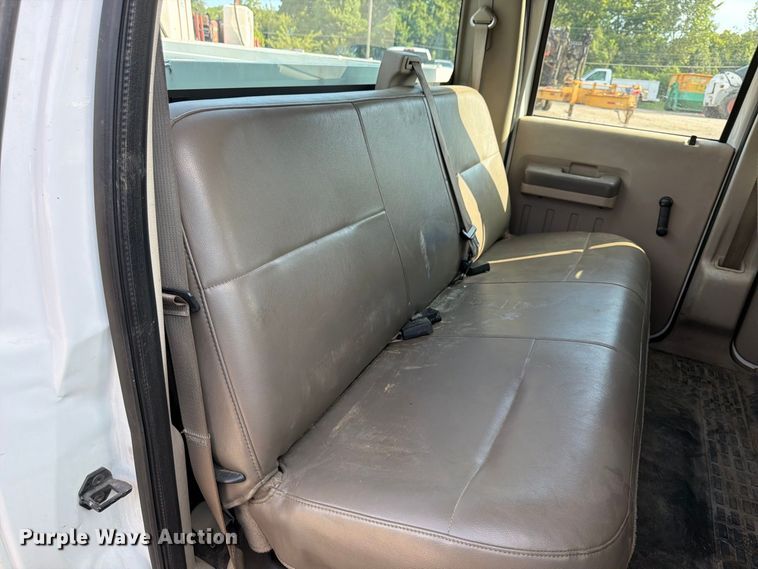 image for item FU4589 2008 Ford F350 Super Duty Crew Cab utility bed pickup truck