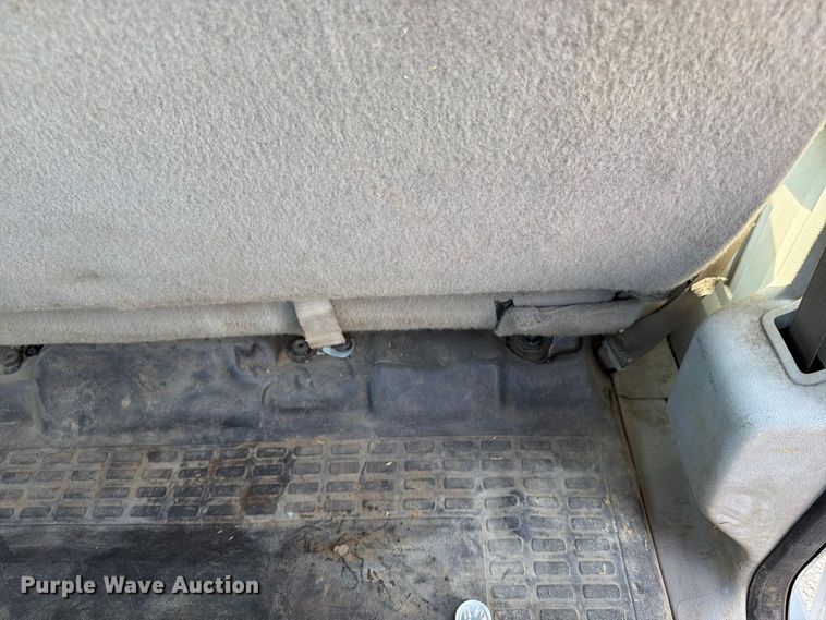 image for item FU4589 2008 Ford F350 Super Duty Crew Cab utility bed pickup truck