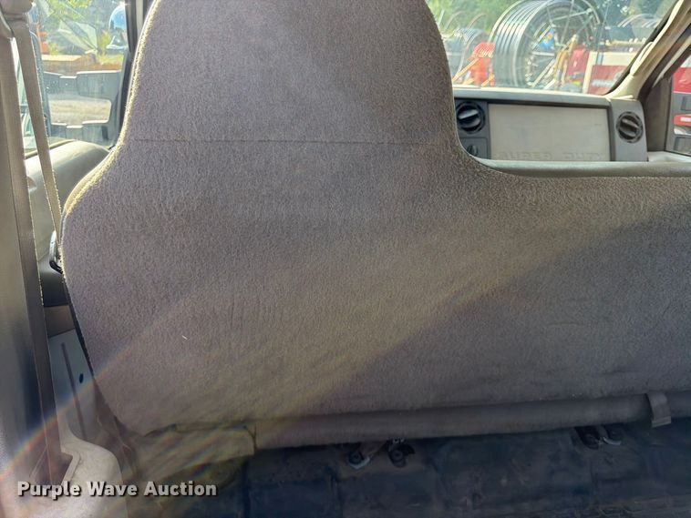 image for item FU4589 2008 Ford F350 Super Duty Crew Cab utility bed pickup truck