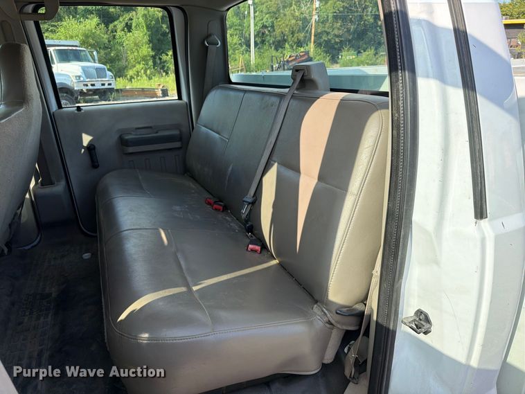 image for item FU4589 2008 Ford F350 Super Duty Crew Cab utility bed pickup truck