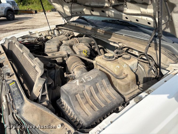 image for item FU4589 2008 Ford F350 Super Duty Crew Cab utility bed pickup truck