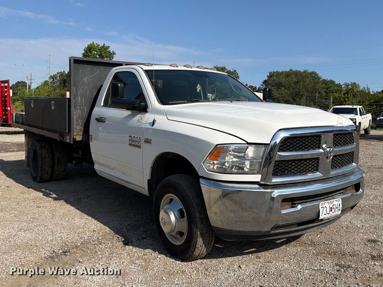 image for item FU4590 2016 RAM 3500 flatbed pickup truck