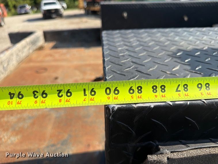 image for item FU4590 2016 RAM 3500 flatbed pickup truck