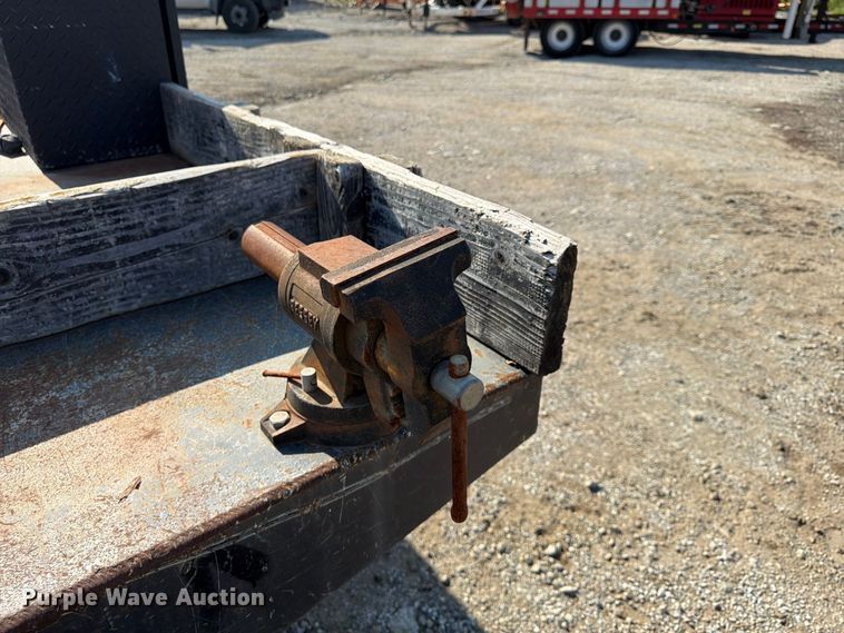 image for item FU4590 2016 RAM 3500 flatbed pickup truck
