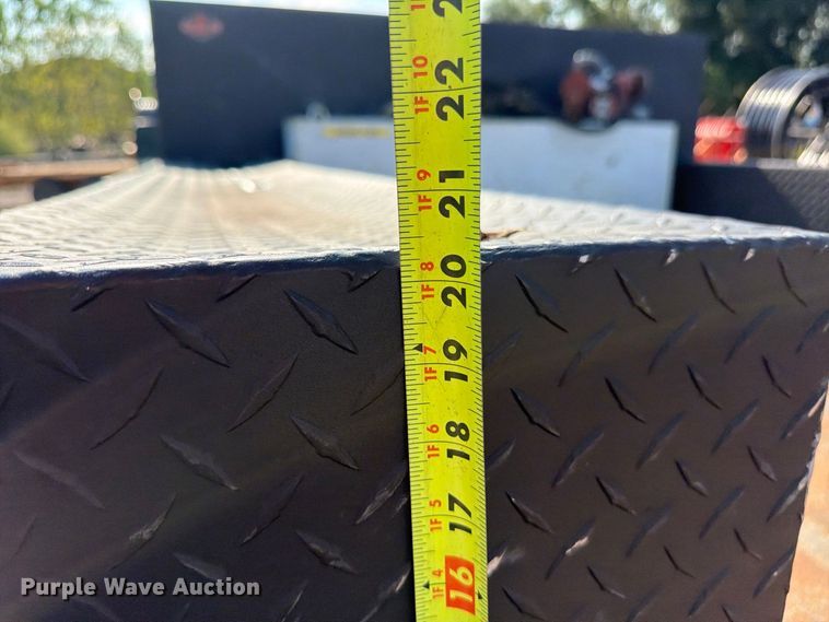 image for item FU4590 2016 RAM 3500 flatbed pickup truck
