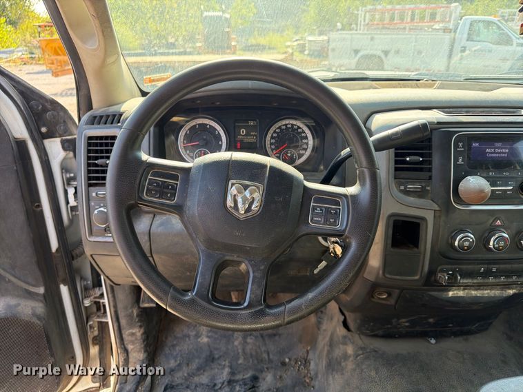 image for item FU4590 2016 RAM 3500 flatbed pickup truck