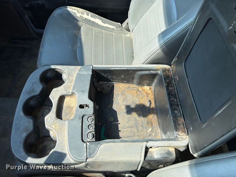 image for item FU4590 2016 RAM 3500 flatbed pickup truck