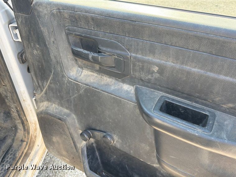 image for item FU4590 2016 RAM 3500 flatbed pickup truck