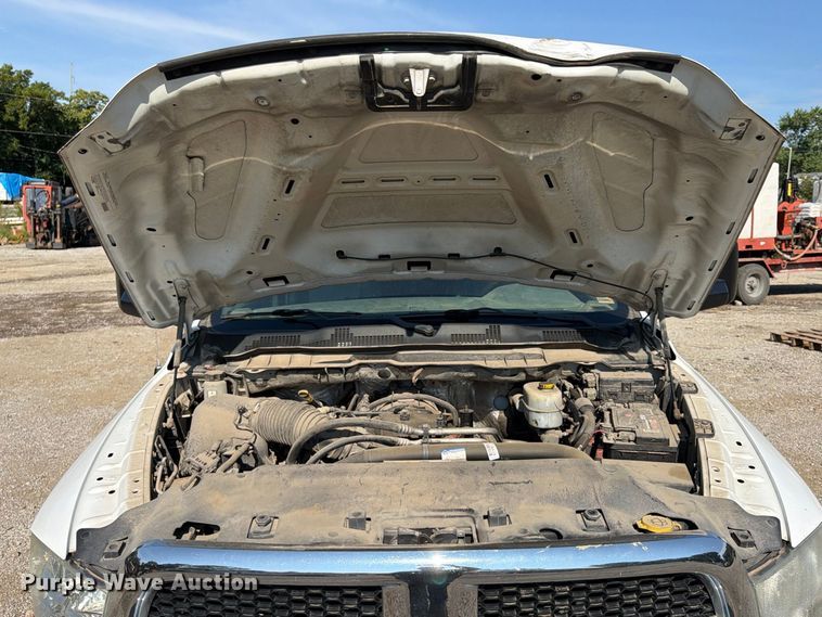 image for item FU4590 2016 RAM 3500 flatbed pickup truck
